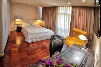 La Boheme Hotel