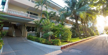 Twin Palms Resort