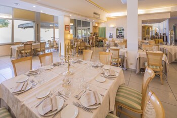 Hotel Ristorante Continental galeri fotoğrafı