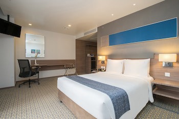 Holiday Inn Express Bangkok Sathorn by IHG