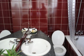 Bs Court Boutique Residence