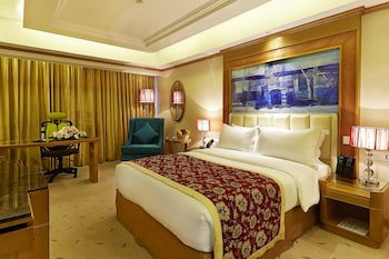 Six Seasons Hotel