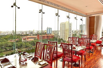 Six Seasons Hotel