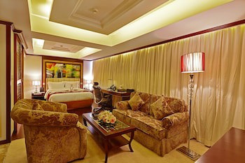 Six Seasons Hotel