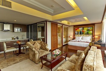 Six Seasons Hotel