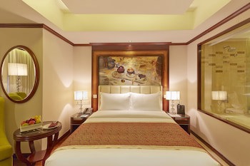 Six Seasons Hotel