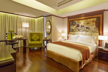 Six Seasons Hotel