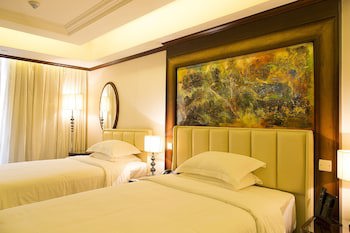 Six Seasons Hotel