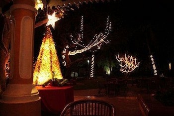 Granpa's Inn Hotel Bougainvillea