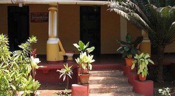 Granpa's Inn Hotel Bougainvillea