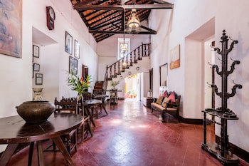 Granpa's Inn Hotel Bougainvillea