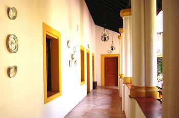 Granpa's Inn Hotel Bougainvillea