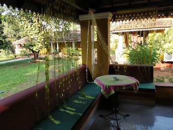 Granpa's Inn Hotel Bougainvillea