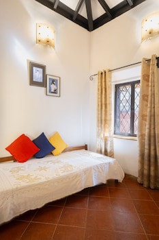 Granpa's Inn Hotel Bougainvillea
