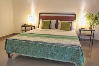 Granpa's Inn Hotel Bougainvillea