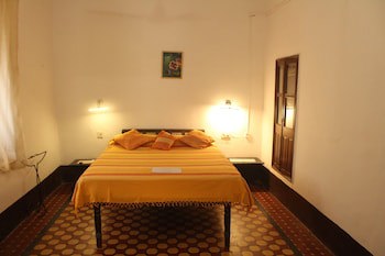 Granpa's Inn Hotel Bougainvillea