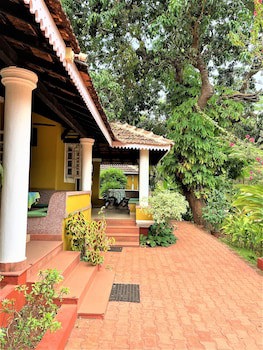Granpa's Inn Hotel Bougainvillea