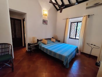 Granpa's Inn Hotel Bougainvillea