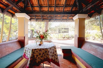 Granpa's Inn Hotel Bougainvillea