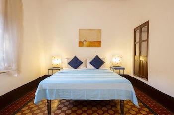 Granpa's Inn Hotel Bougainvillea