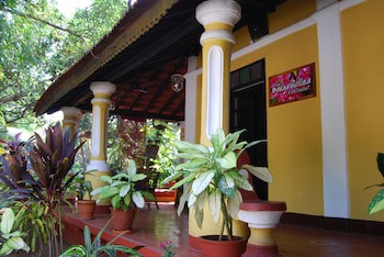 Granpa's Inn Hotel Bougainvillea