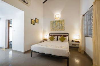 Granpa's Inn Hotel Bougainvillea