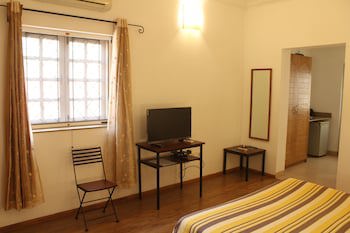 Granpa's Inn Hotel Bougainvillea