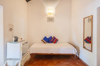 Granpa's Inn Hotel Bougainvillea