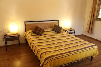 Granpa's Inn Hotel Bougainvillea