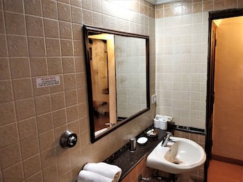 Granpa's Inn Hotel Bougainvillea