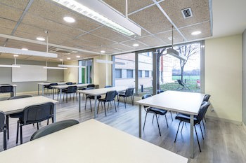 Albergue Residencia Universitaria Los Abedules - Campus Accommodation