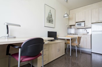 Albergue Residencia Universitaria Los Abedules - Campus Accommodation
