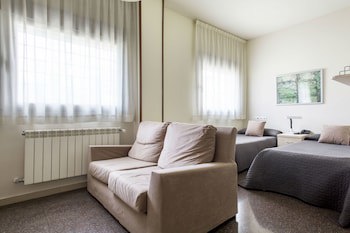 Albergue Residencia Universitaria Los Abedules - Campus Accommodation