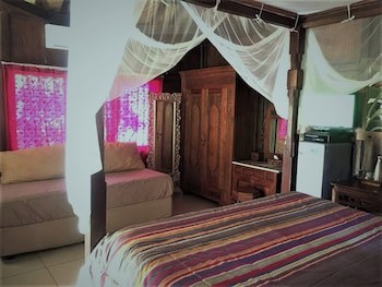 Gazebo Beach Hotel