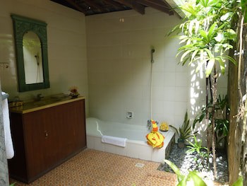 Gazebo Beach Hotel