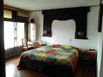 Gazebo Beach Hotel