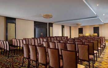 Best Western Plus Makassar Beach