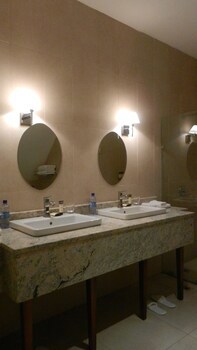 Amor Hotels
