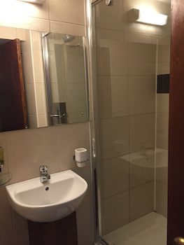 Adelphi Hotel