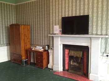 Adelphi Hotel