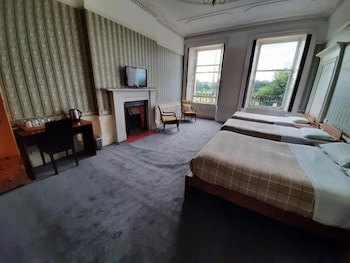 Adelphi Hotel