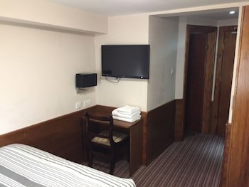 Adelphi Hotel