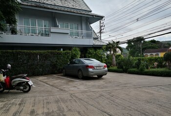 Baan Suksiri Hotel