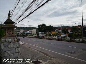 Baan Suksiri Hotel