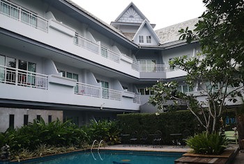 Baan Suksiri Hotel