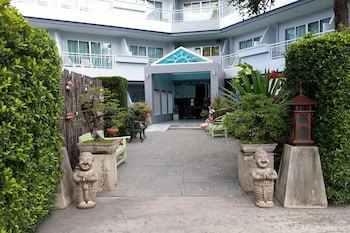 Baan Suksiri Hotel