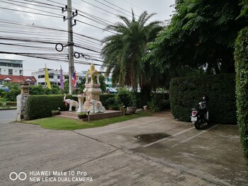 Baan Suksiri Hotel