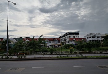 Baan Suksiri Hotel