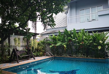 Baan Suksiri Hotel