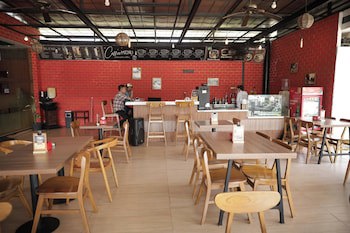Arbor Biz Hotel